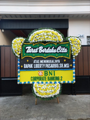 Papan Bunga Duka di Senalang