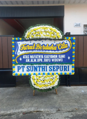 Papan Bunga Duka di Senalang